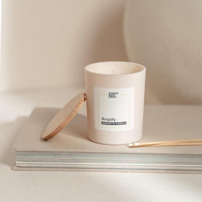 Authentic Beauty Concept Memento-Kerze Amplify